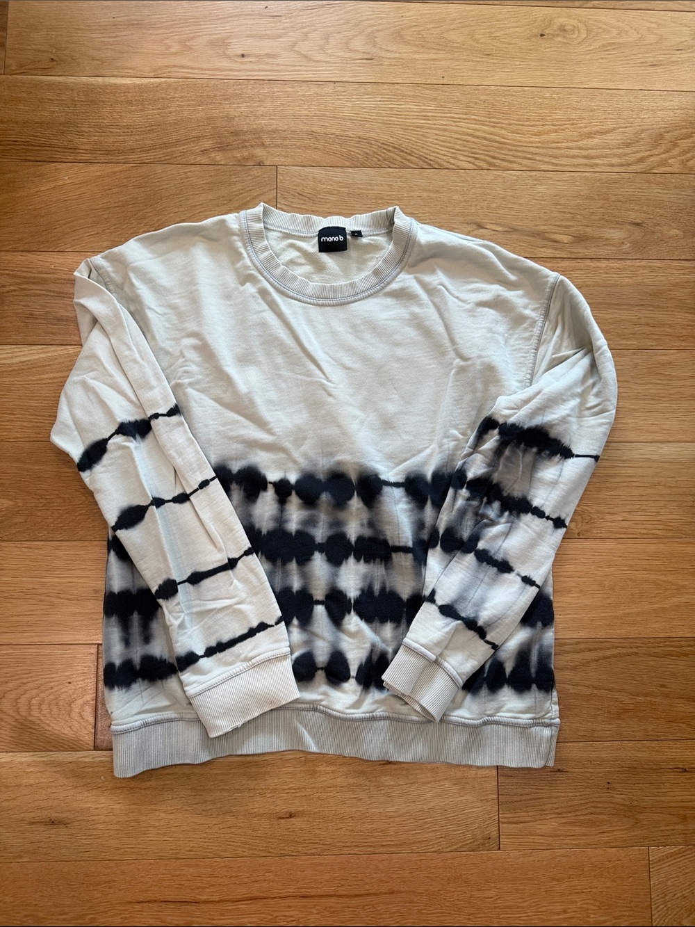 mono b Tie-Dye Crewneck Sweatshirt in sand and navy size S